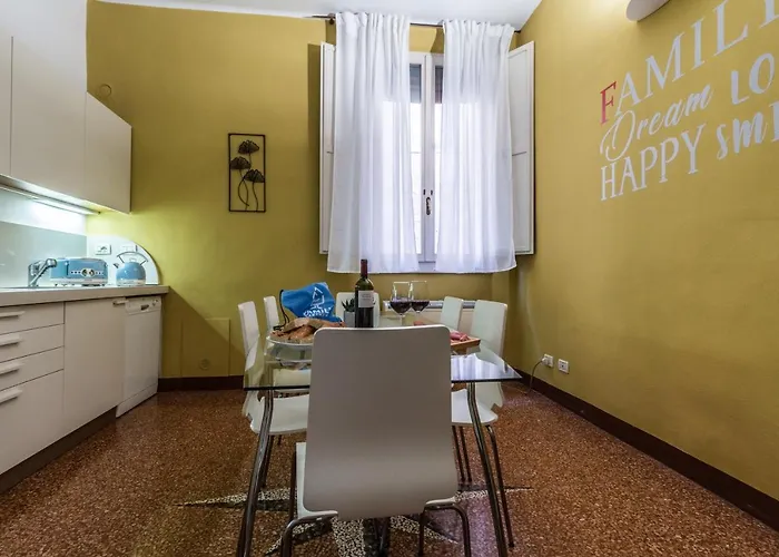 Familybo Santo Stefano بولونيا