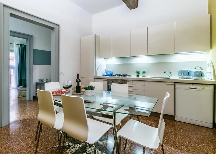 Familybo Santo Stefano شقة